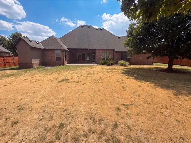 Photo 5 — 1017 W Camellia Way, Mustang, OK 73064