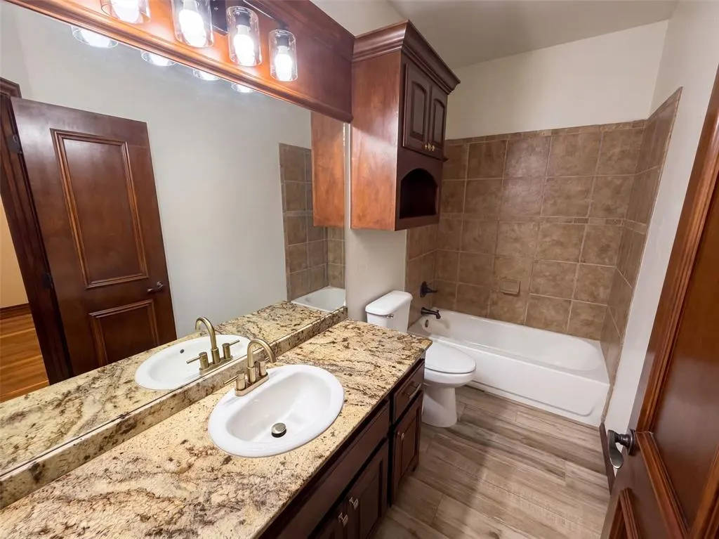 Photo 10 — 1017 W Camellia Way, Mustang, OK 73064