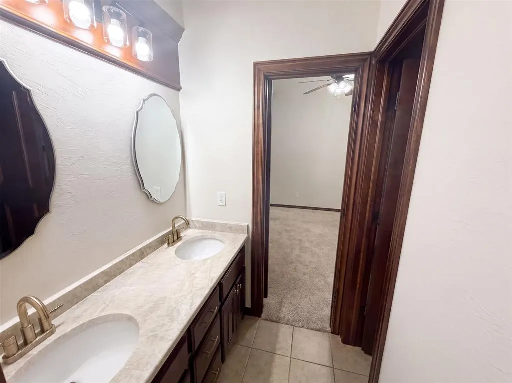 Photo 13 — 1017 W Camellia Way, Mustang, OK 73064