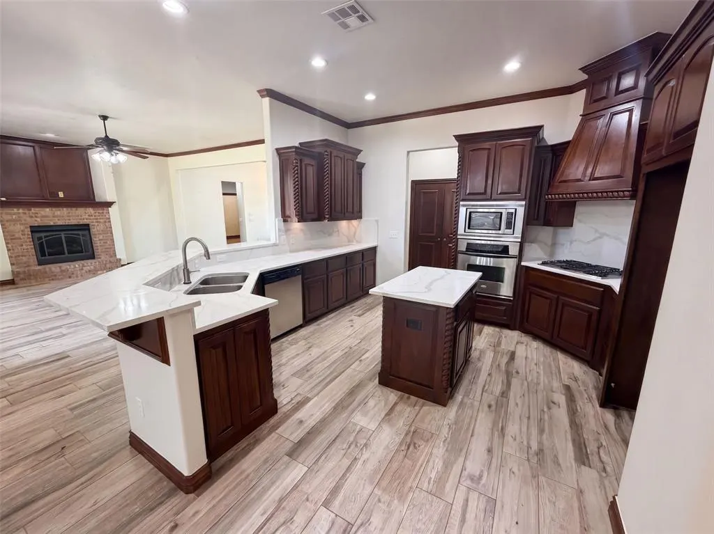 Photo 19 — 1017 W Camellia Way, Mustang, OK 73064