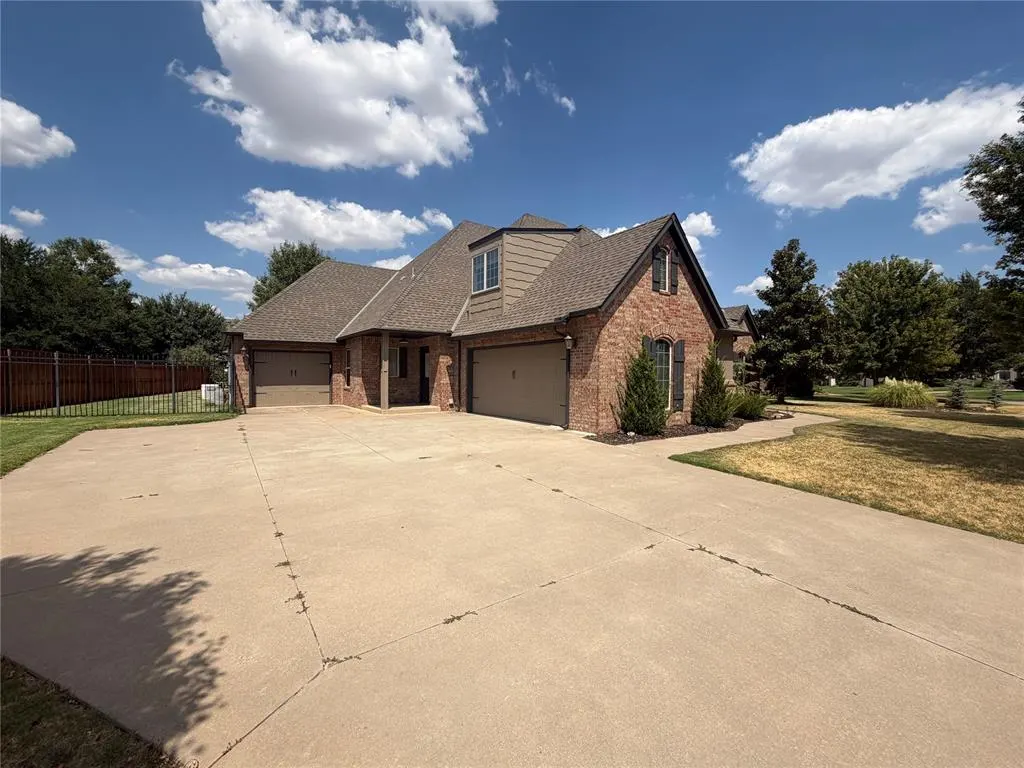 Photo 22 — 1017 W Camellia Way, Mustang, OK 73064