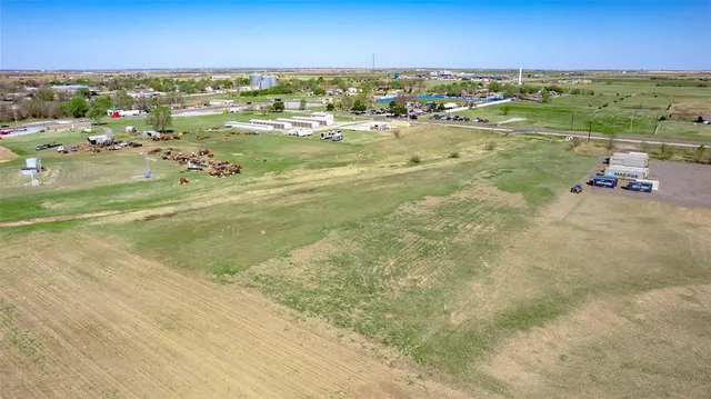 Photo 5 — 20880 Highway 152, Union City, OK 73090