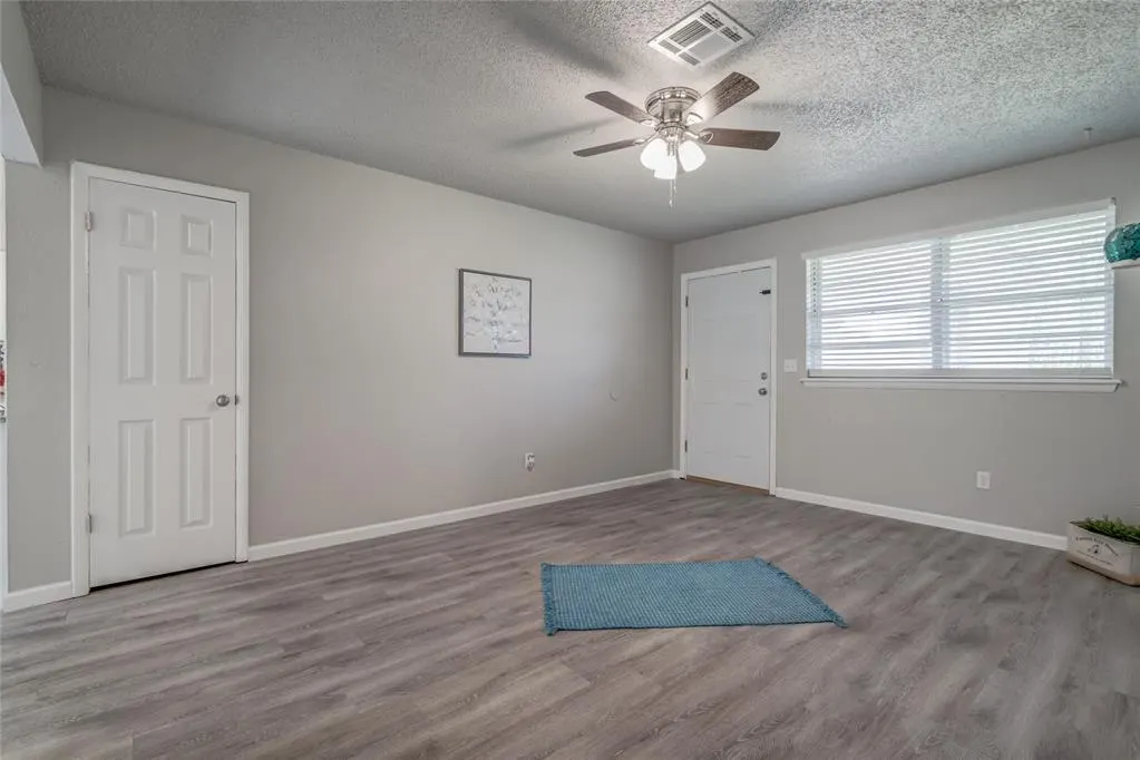 Photo 3 — 1020 NW 20th, Moore, OK 73160