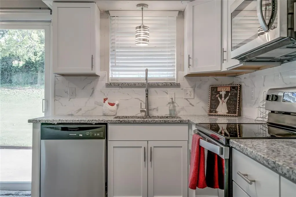 Photo 6 — 1020 NW 20th, Moore, OK 73160
