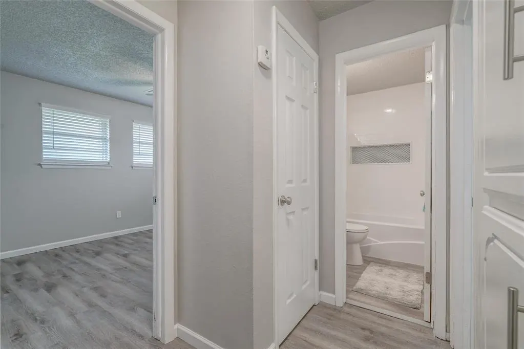 Photo 11 — 1020 NW 20th, Moore, OK 73160