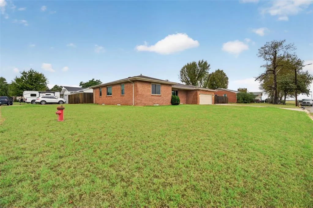 Photo 28 — 860 Park Avenue, Watonga, OK 73772