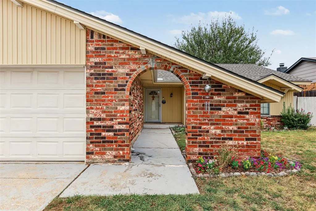 Photo 3 — 8724 Dena Lane, Oklahoma City, OK 73132