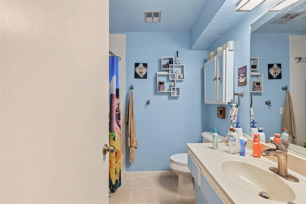 Photo 14 — 8724 Dena Lane, Oklahoma City, OK 73132