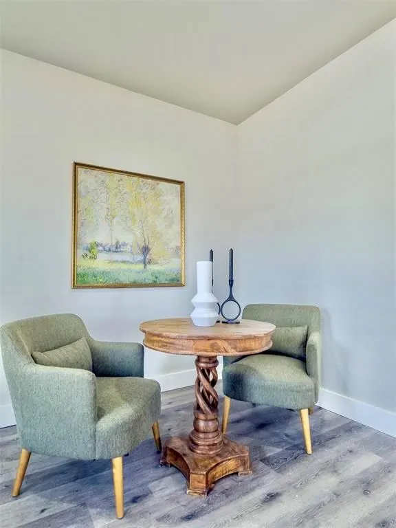 Photo 2 — 705 E Springer Avenue, Guthrie, OK 73044