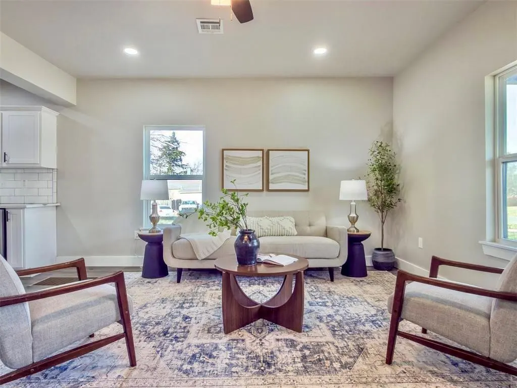 Photo 4 — 705 E Springer Avenue, Guthrie, OK 73044