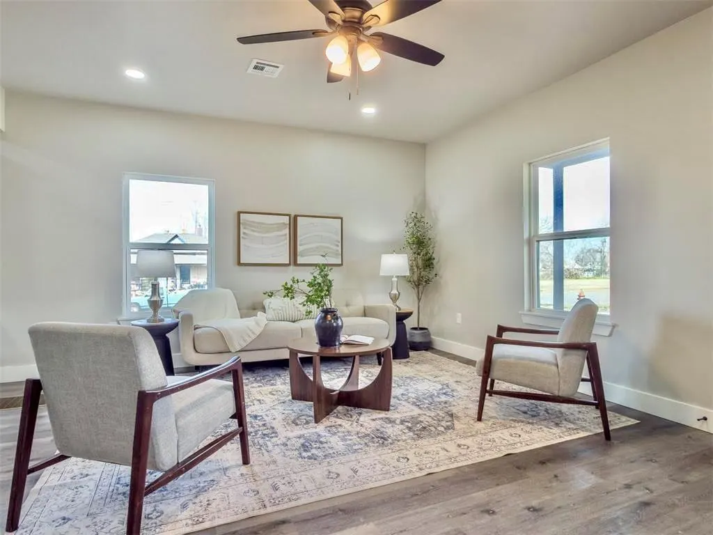 Photo 6 — 705 E Springer Avenue, Guthrie, OK 73044