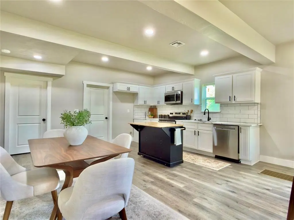 Photo 10 — 705 E Springer Avenue, Guthrie, OK 73044