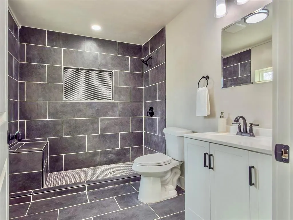 Photo 15 — 705 E Springer Avenue, Guthrie, OK 73044