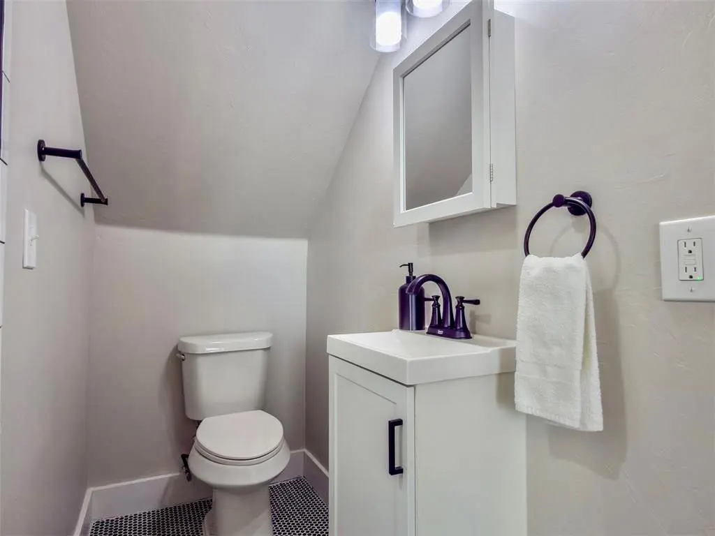 Photo 23 — 705 E Springer Avenue, Guthrie, OK 73044