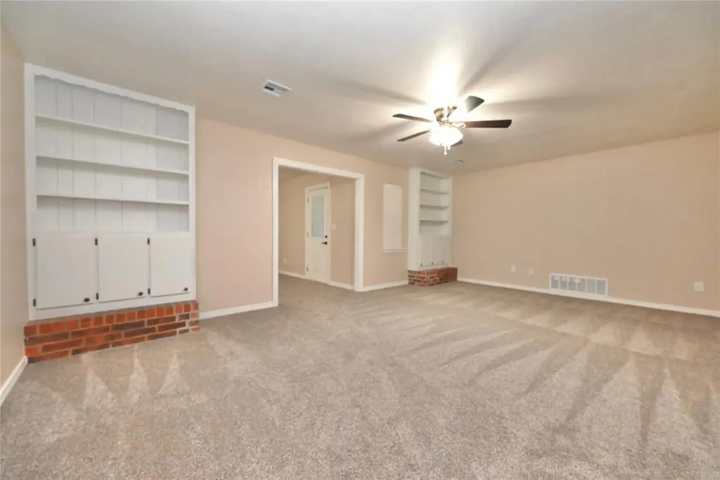 Photo 3 — 107 Glenwood Drive, Chickasha, OK 73018