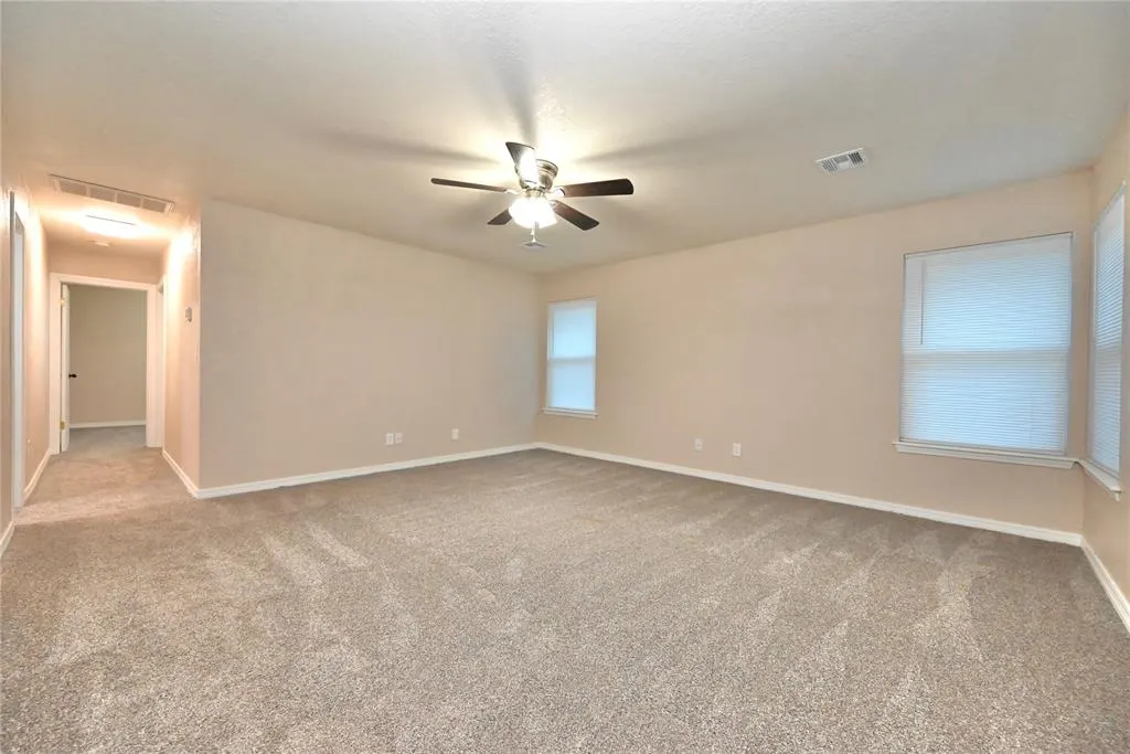 Photo 5 — 107 Glenwood Drive, Chickasha, OK 73018