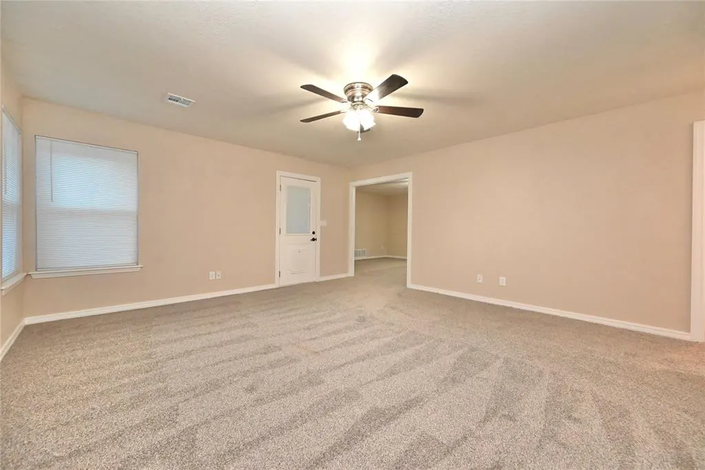 Photo 6 — 107 Glenwood Drive, Chickasha, OK 73018