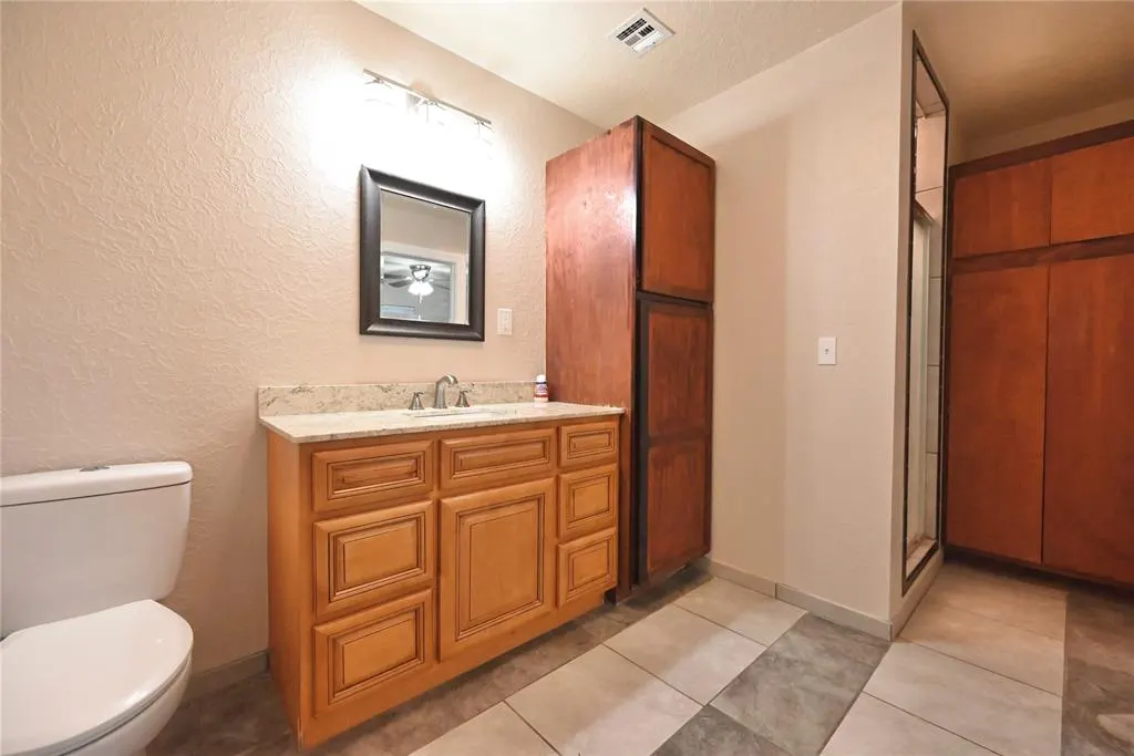 Photo 16 — 107 Glenwood Drive, Chickasha, OK 73018