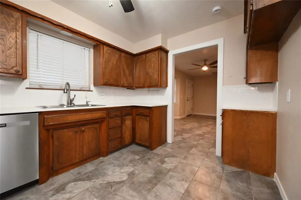 Photo 20 — 107 Glenwood Drive, Chickasha, OK 73018