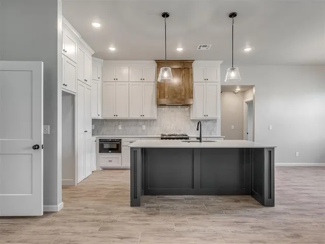 Photo 4 — 4901 Misty Wood Lane, Mustang, OK 73064