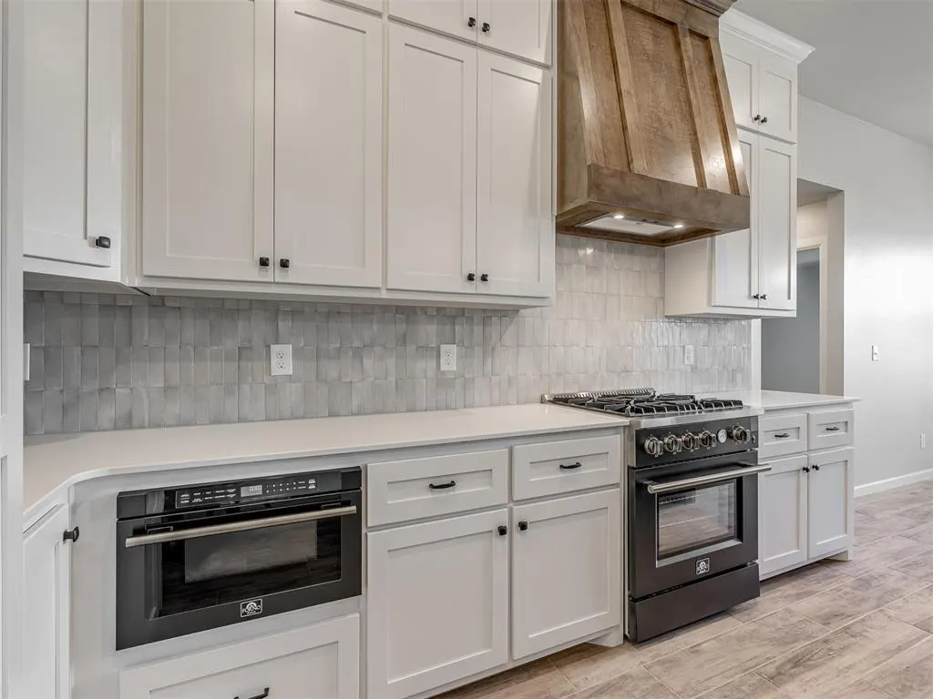 Photo 6 — 4901 Misty Wood Lane, Mustang, OK 73064