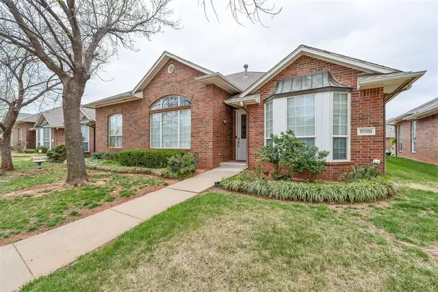Photo 2 — 15508 Swallowtail Road, Edmond, OK 73013