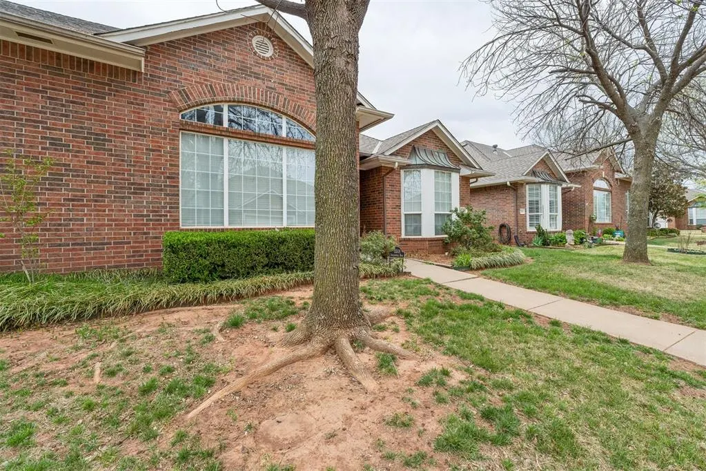 Photo 3 — 15508 Swallowtail Road, Edmond, OK 73013