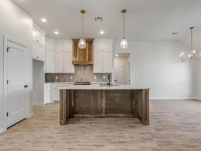 Photo 3 — 4913 Misty Wood Lane, Mustang, OK 73064