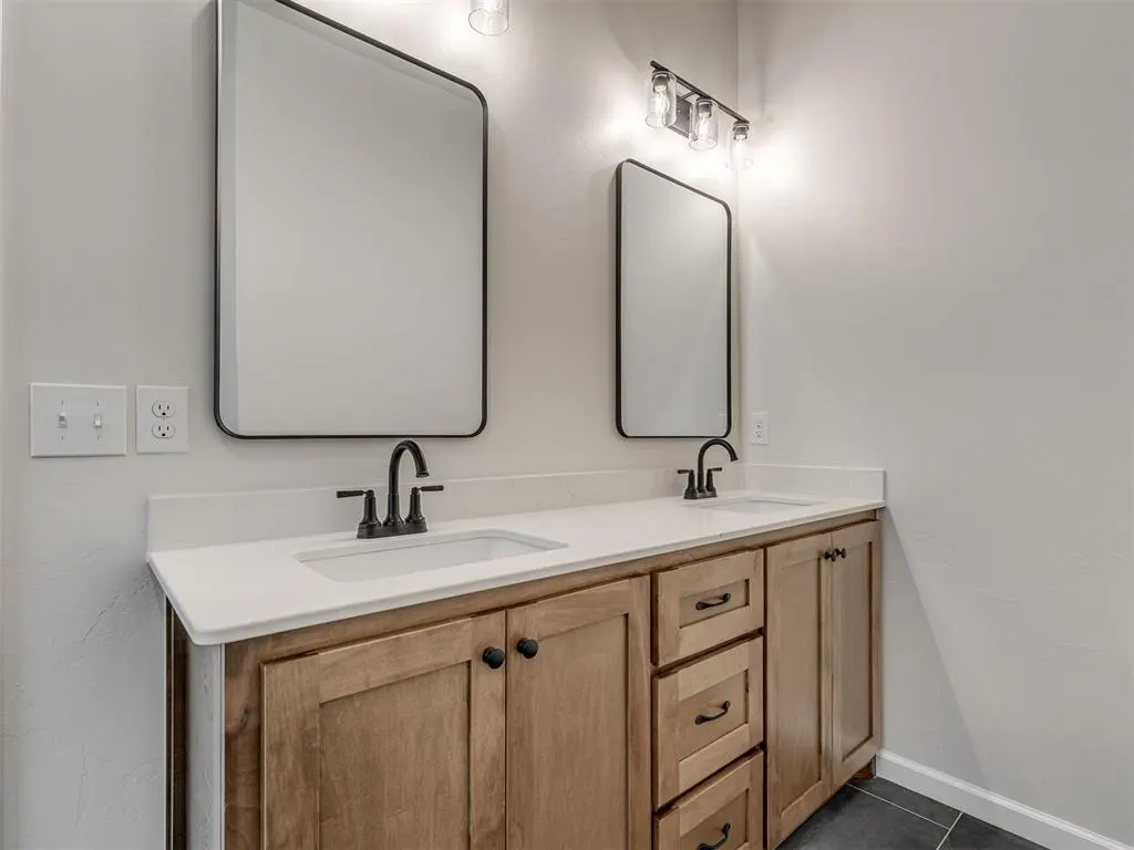 Photo 13 — 4913 Misty Wood Lane, Mustang, OK 73064