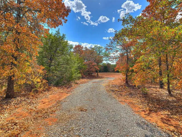 Photo 4 — 10422 236th Street, Blanchard, OK 73010