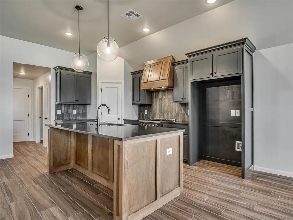 Photo 9 — 5105 Misty Wood Lane, Mustang, OK 73064