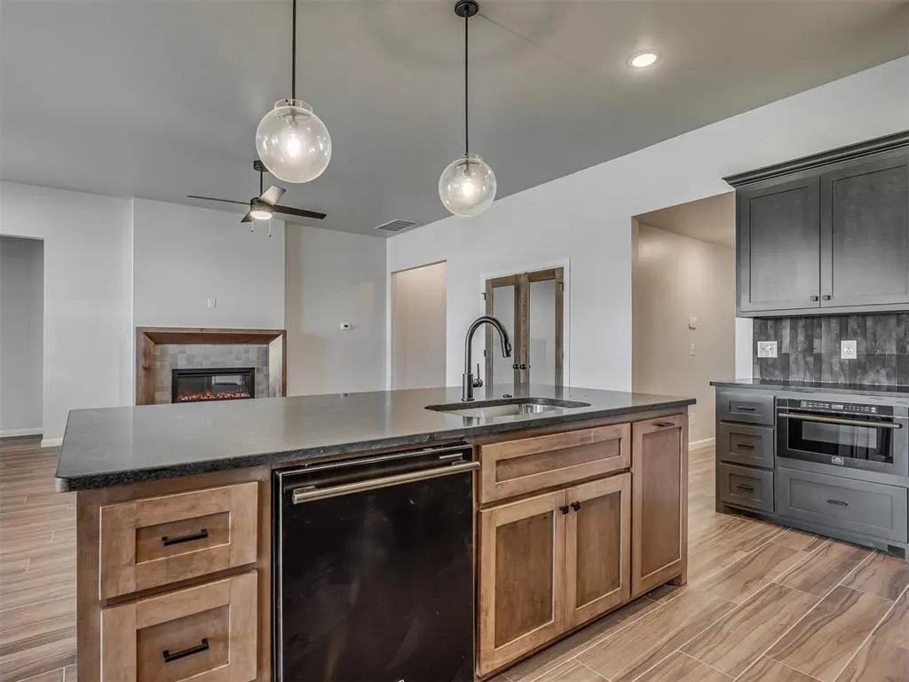 Photo 11 — 5105 Misty Wood Lane, Mustang, OK 73064