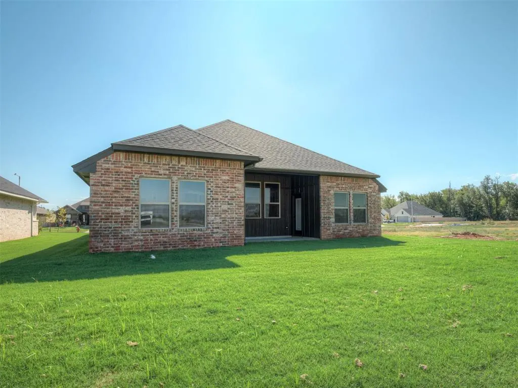 Photo 36 — 5105 Misty Wood Lane, Mustang, OK 73064