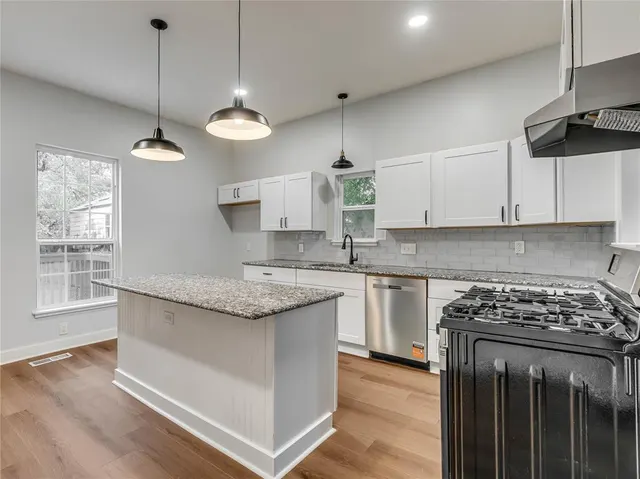 Photo 2 — 517 E Perkins Avenue, Guthrie, OK 73044