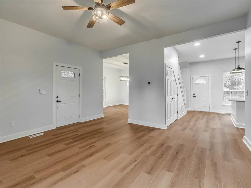 Photo 5 — 517 E Perkins Avenue, Guthrie, OK 73044