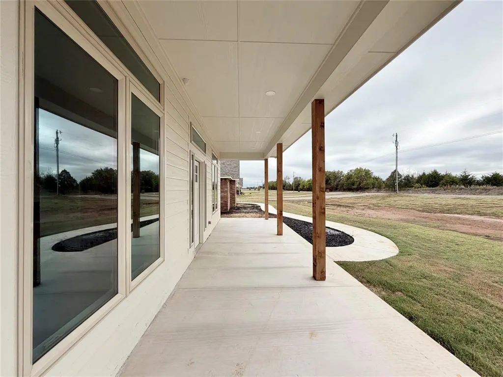 Photo 2 — 9676 Bryan Road, Shawnee, OK 74804