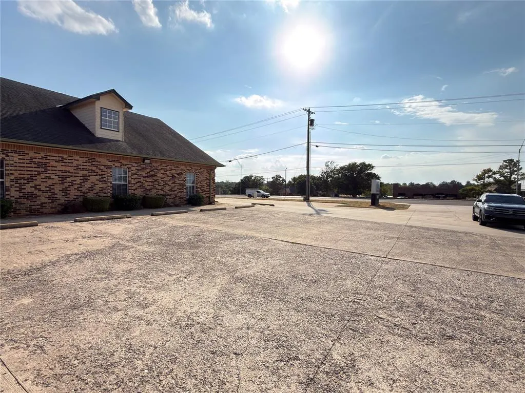 Photo 7 — 2000 S Douglas Boulevard, Midwest City, OK 73130