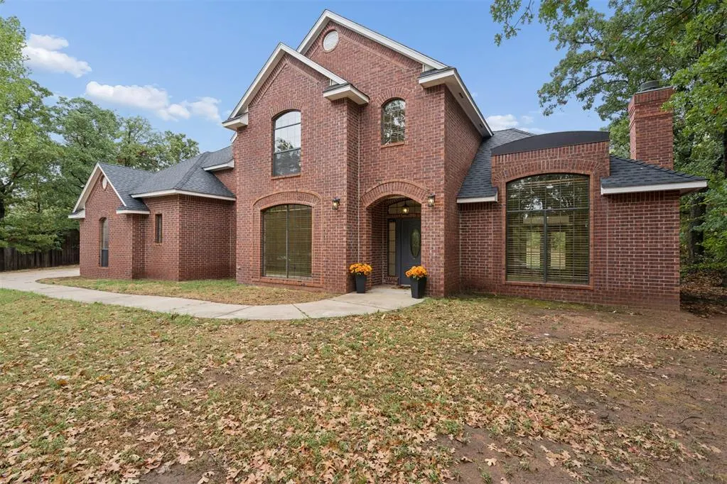 Front exterior — 12222 Canyon Circle Circle, Guthrie, OK 73044