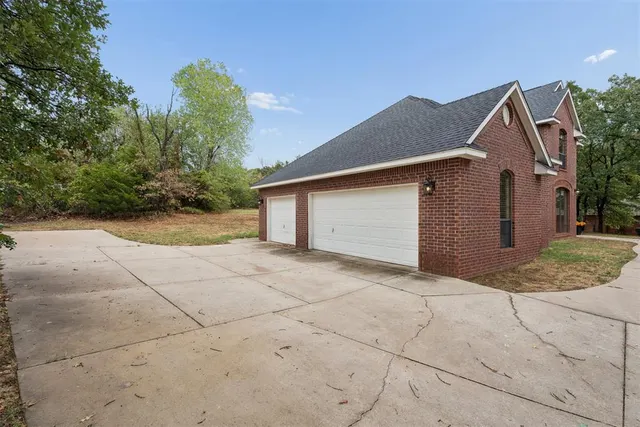 Photo 4 — 12222 Canyon Circle Circle, Guthrie, OK 73044
