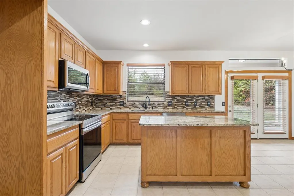 Photo 10 — 12222 Canyon Circle Circle, Guthrie, OK 73044
