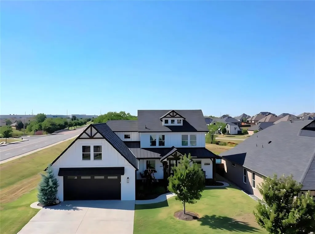 Front exterior — 3604 Vintage Drive, Norman, OK 73069