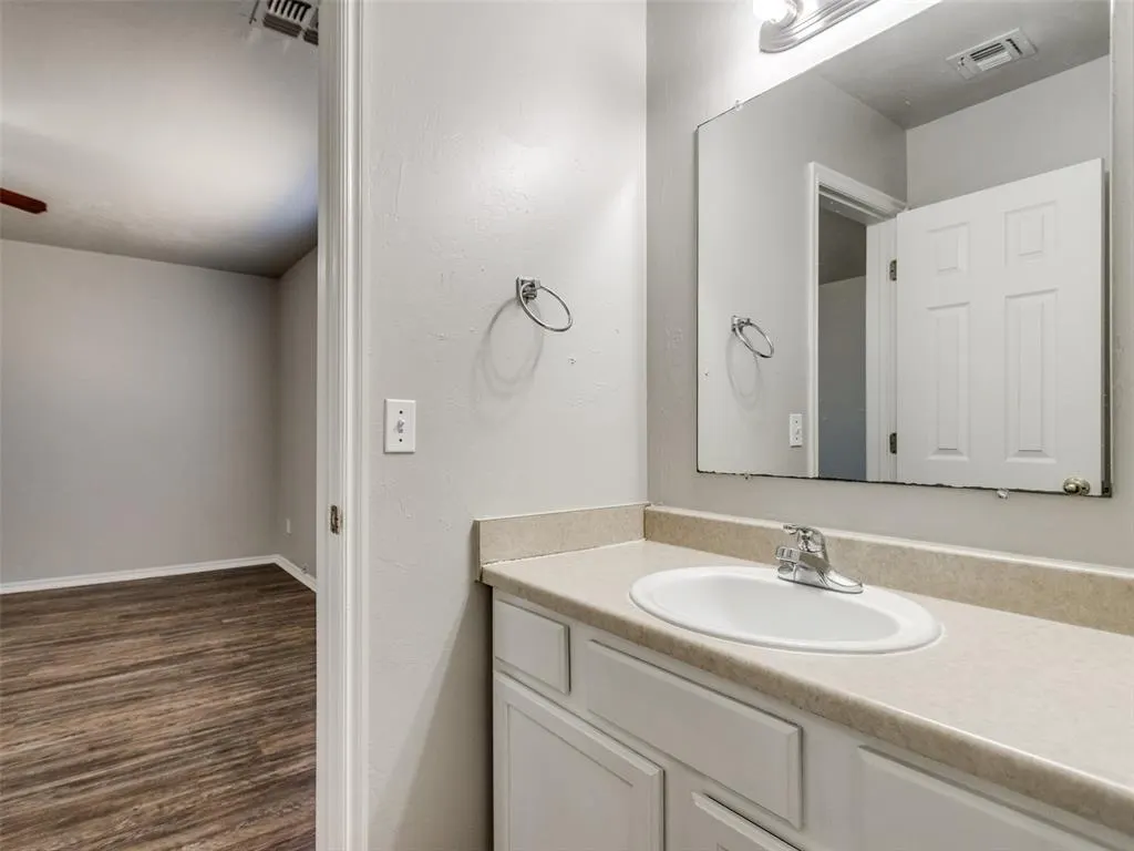 Photo 14 — 1415 NW 98th Street, Oklahoma City, OK 73114
