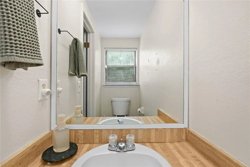 Photo 10 — 701 Cherryvale Road, Edmond, OK 73003