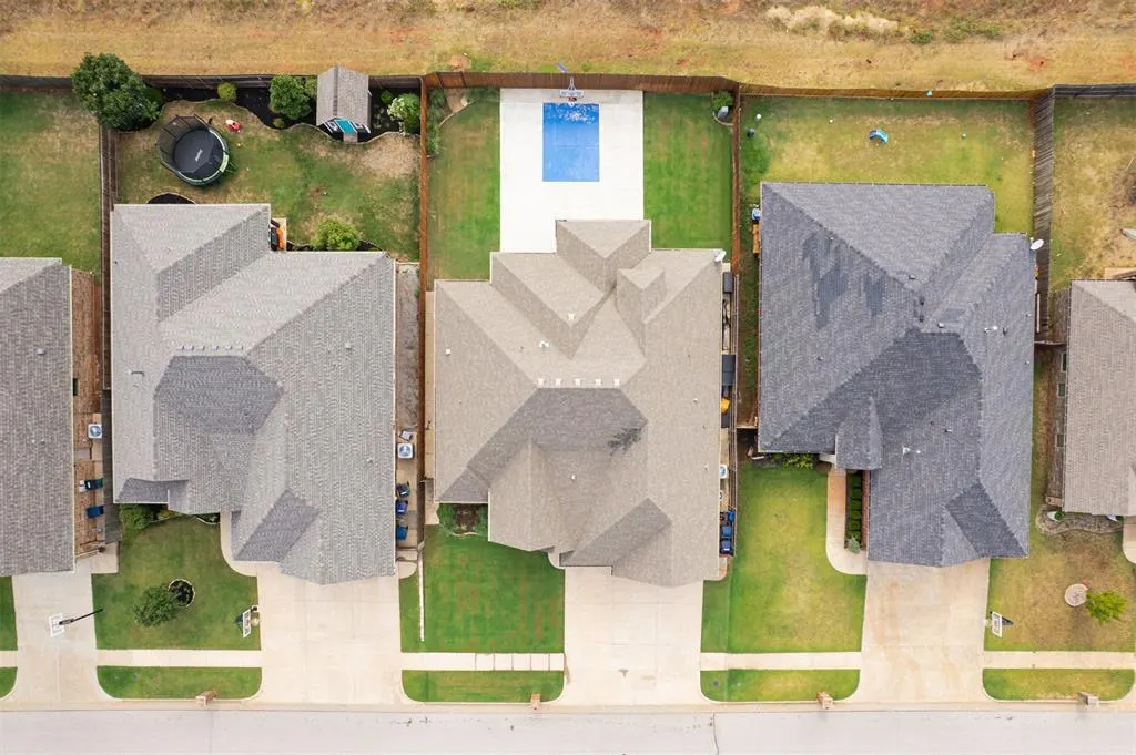 Front exterior — 18513 Haslemere Lane, Edmond, OK 73012