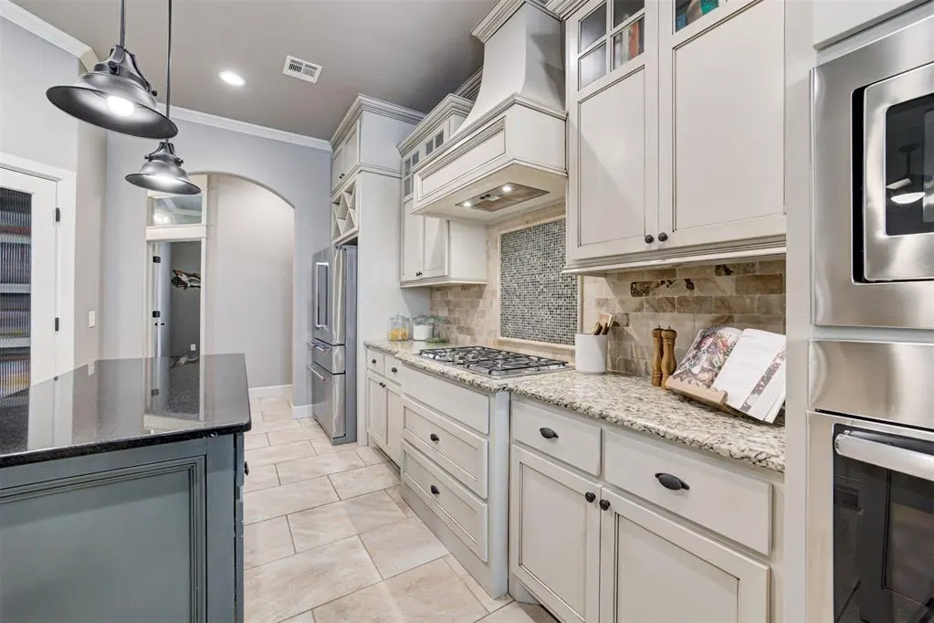Photo 11 — 18513 Haslemere Lane, Edmond, OK 73012