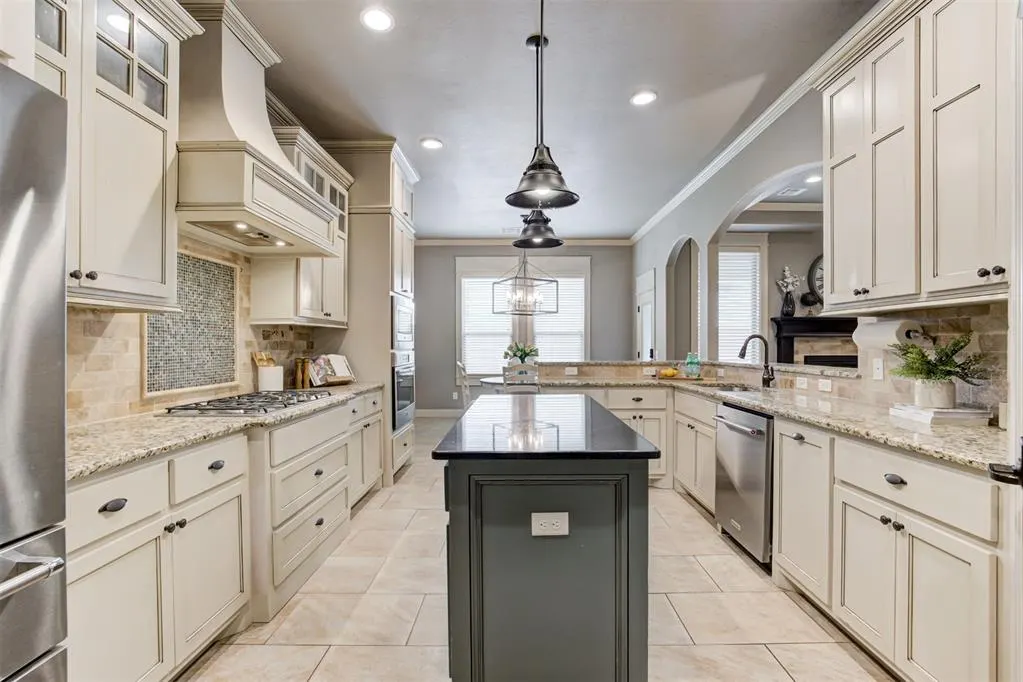 Photo 12 — 18513 Haslemere Lane, Edmond, OK 73012