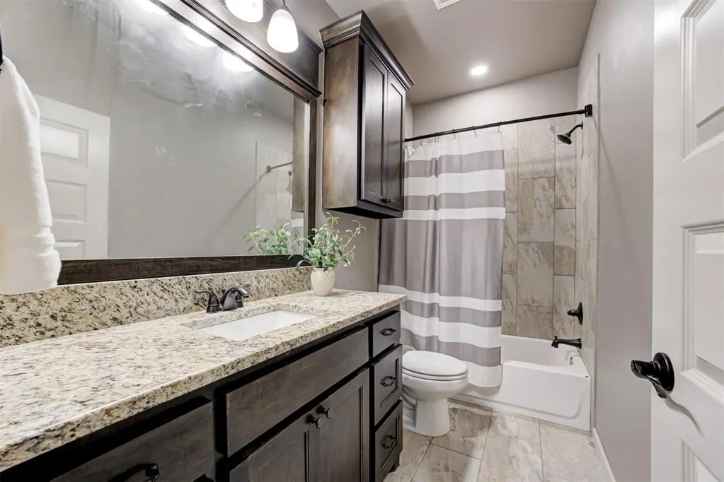 Photo 34 — 18513 Haslemere Lane, Edmond, OK 73012