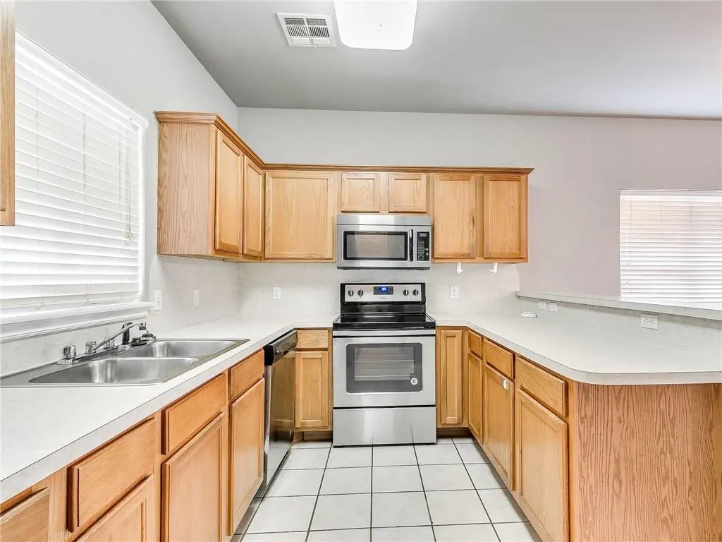 Photo 8 — 5928 SE 69th Street, Oklahoma City, OK 73135