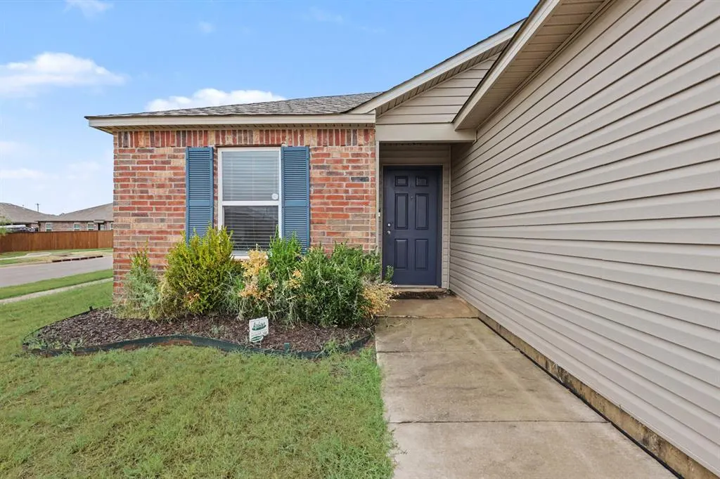 Photo 2 — 9638 High Noon Road, Yukon, OK 73099