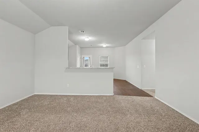 Photo 4 — 9638 High Noon Road, Yukon, OK 73099